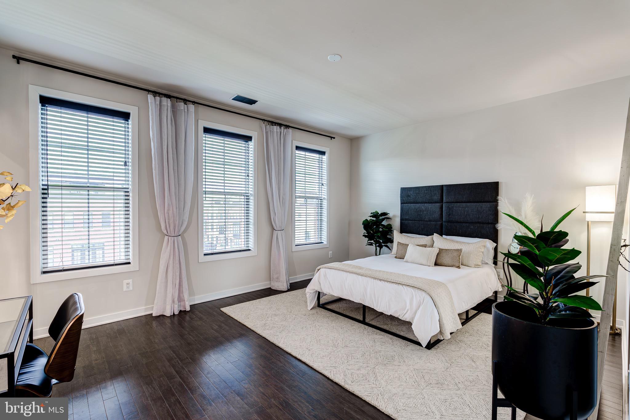 METRO WALK AT MOOREFIELD STATION - Residential