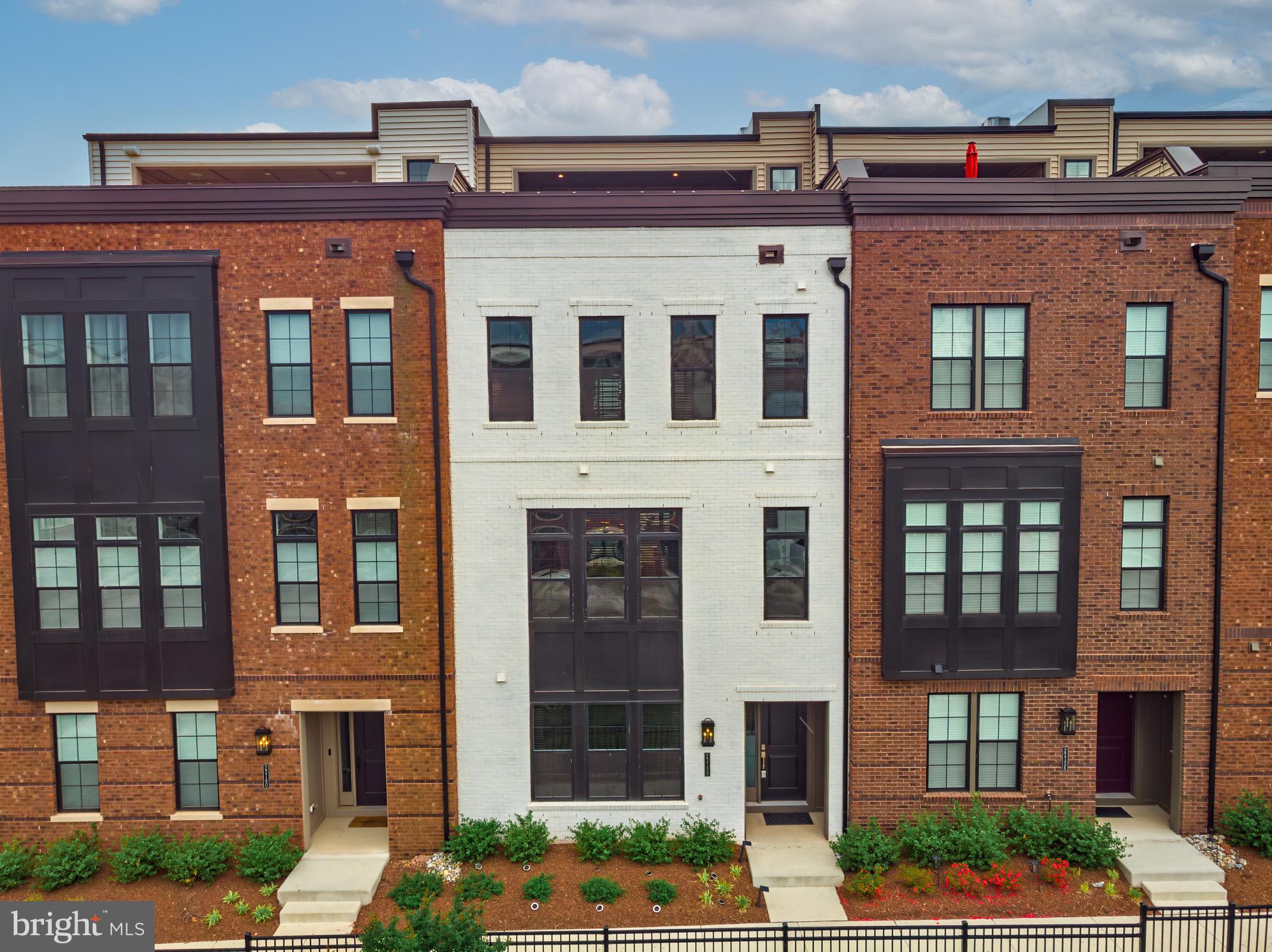 METRO WALK AT MOOREFIELD STATION - Residential