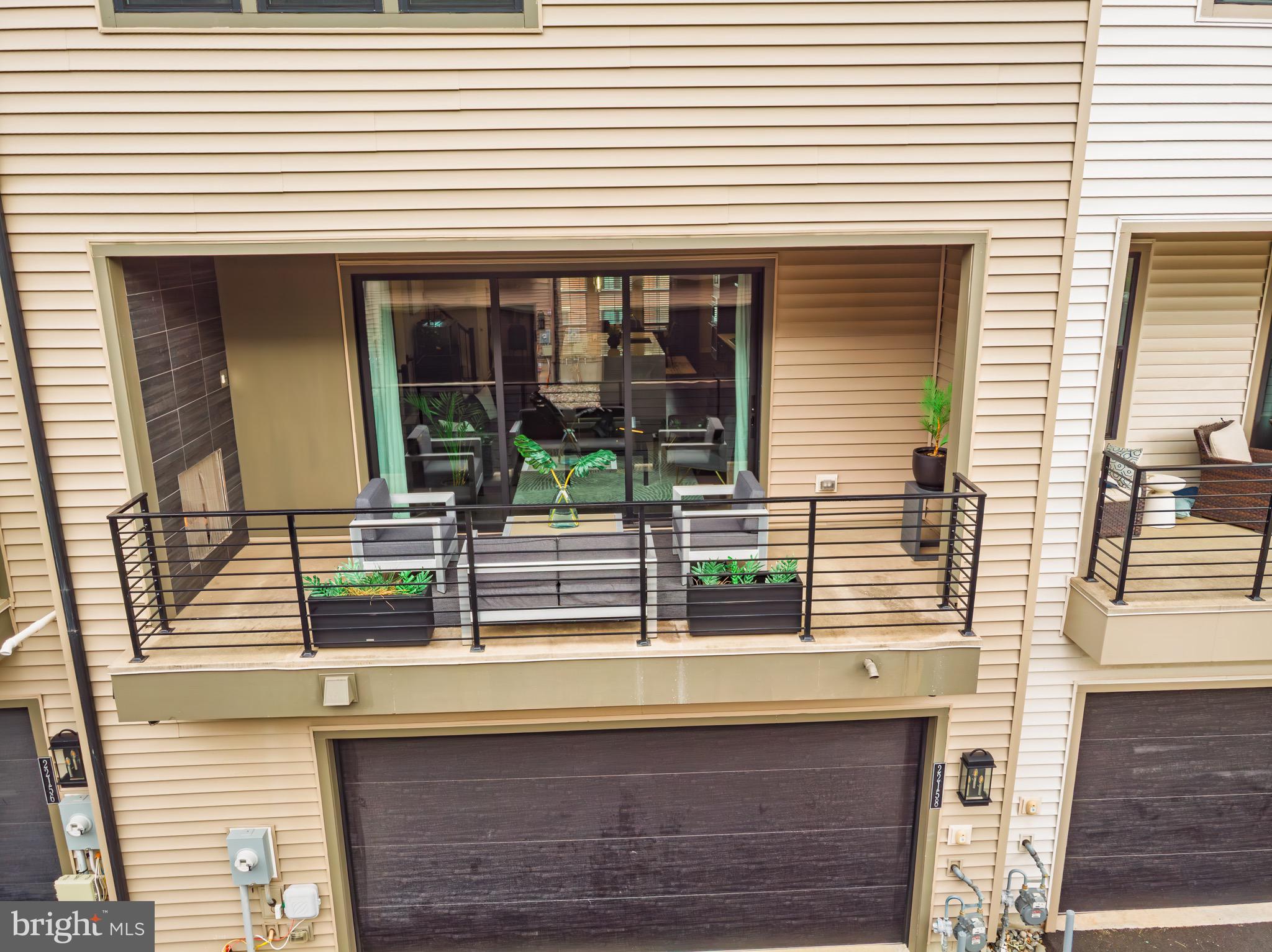 METRO WALK AT MOOREFIELD STATION - Residential