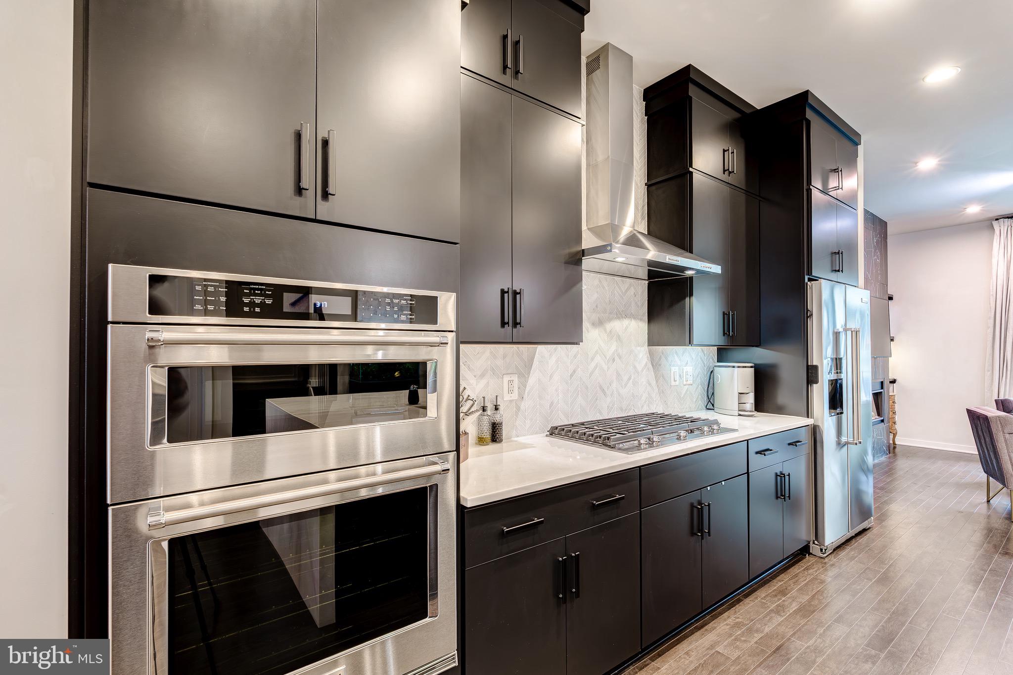 METRO WALK AT MOOREFIELD STATION - Residential