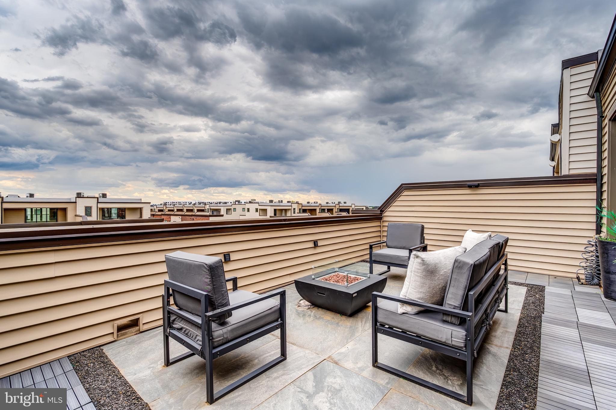 METRO WALK AT MOOREFIELD STATION - Residential