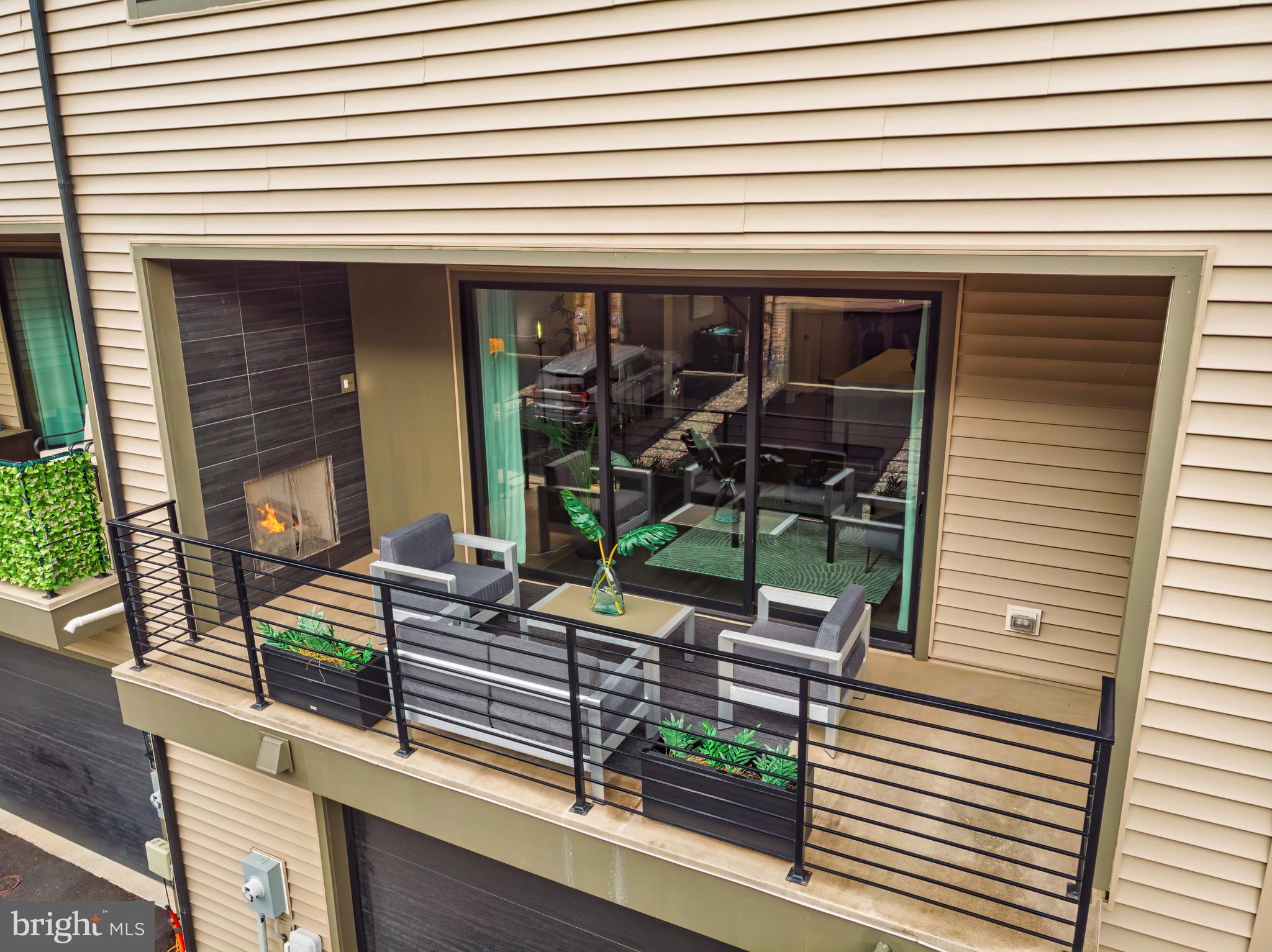 METRO WALK AT MOOREFIELD STATION - Residential