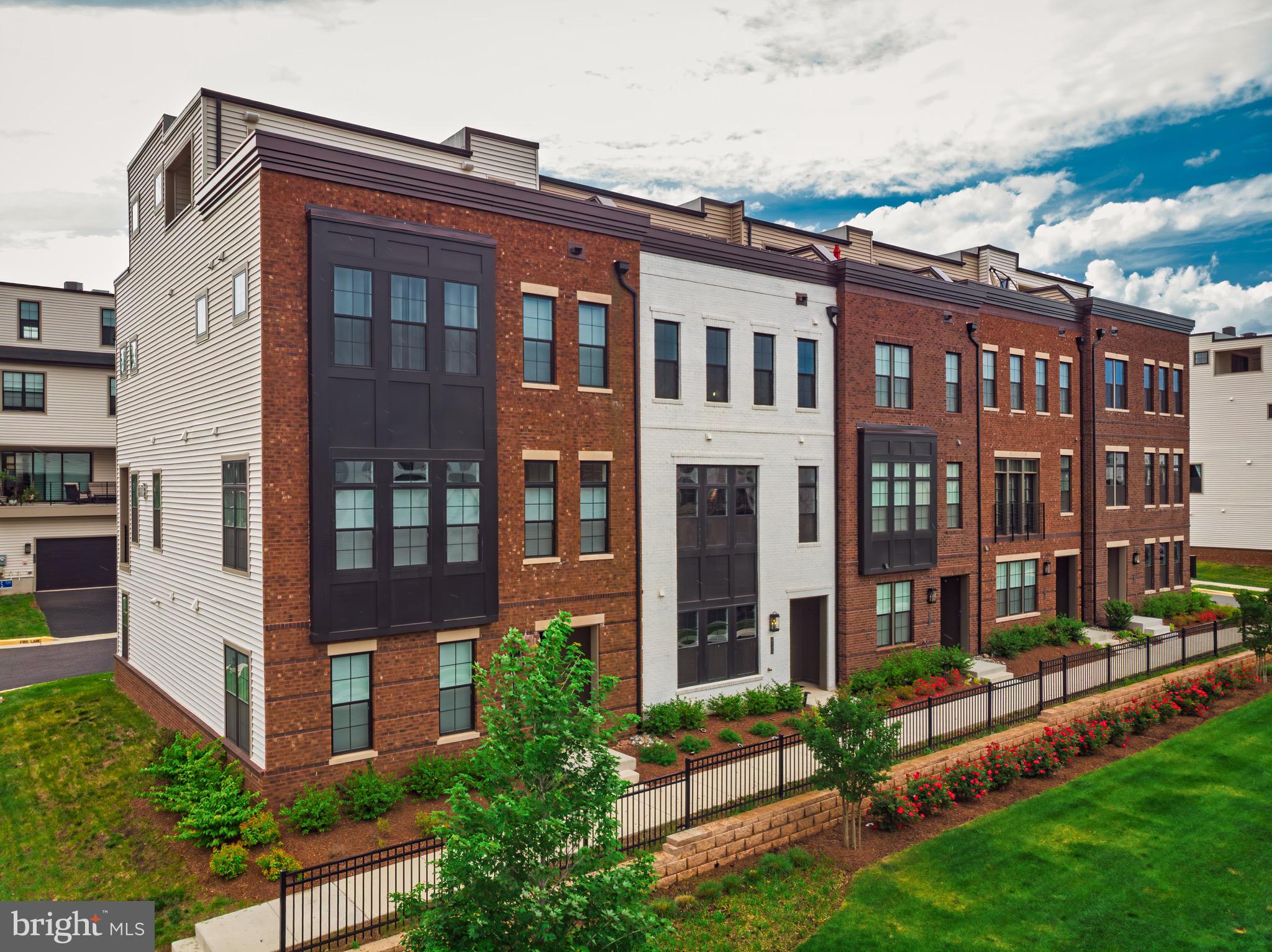 METRO WALK AT MOOREFIELD STATION - Residential