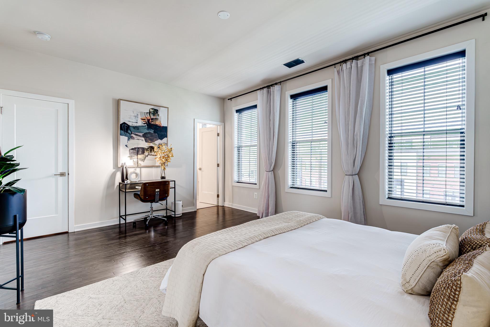 METRO WALK AT MOOREFIELD STATION - Residential