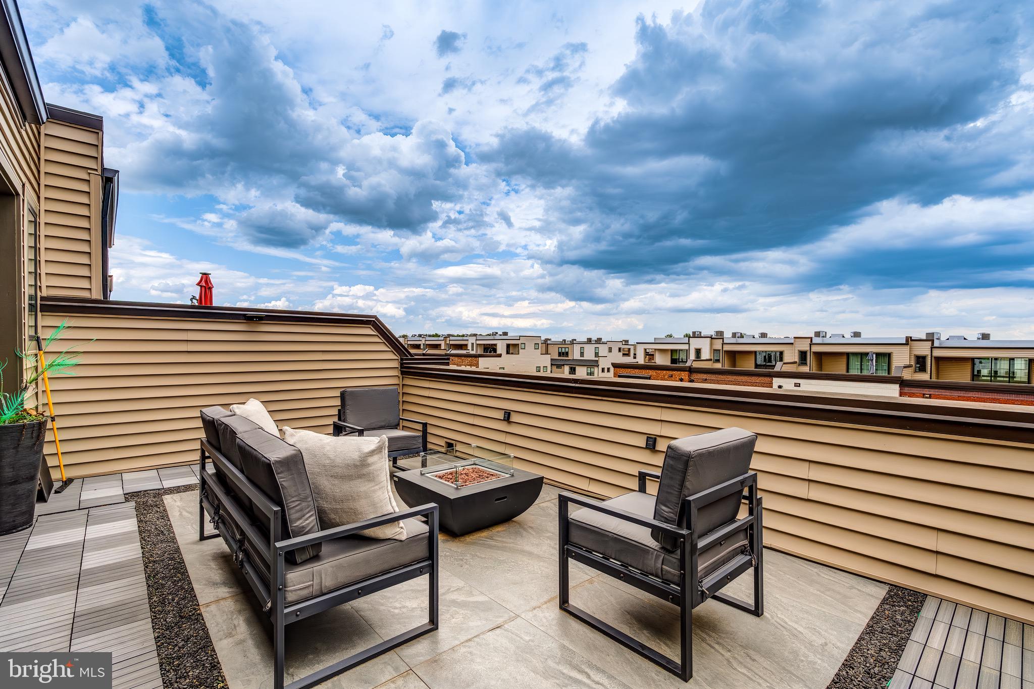 METRO WALK AT MOOREFIELD STATION - Residential