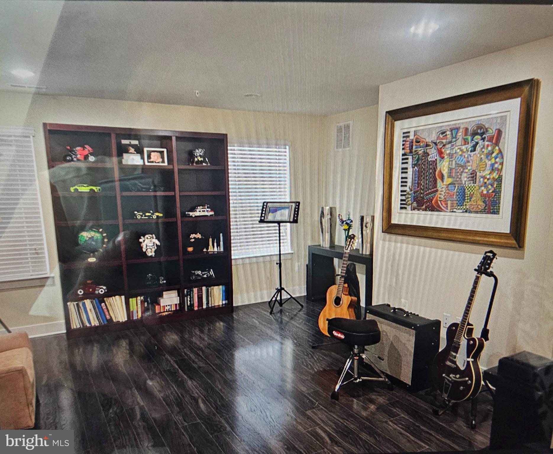 CLARKSBURG SQUARE - Residential