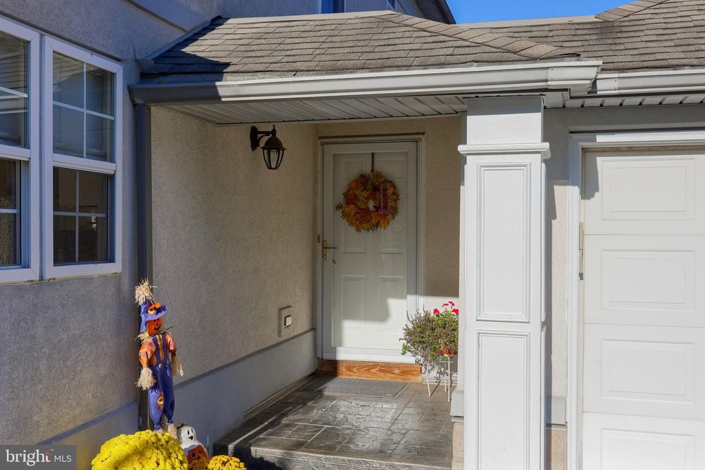 Photo of 18 Laurelgate Place, MILLERSVILLE, PA 17551 (MLS # PALA2078476)