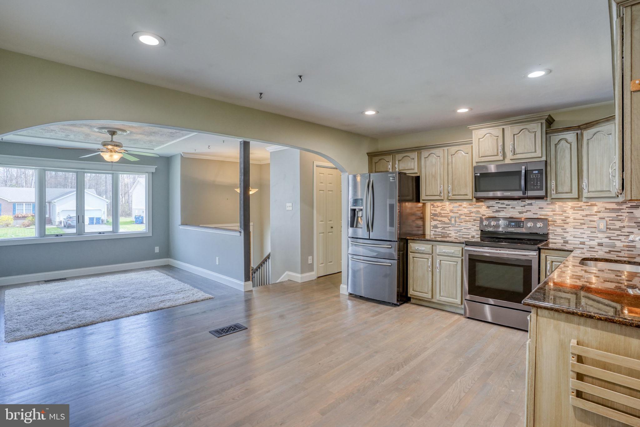 KENSINGTON COURTS - Residential