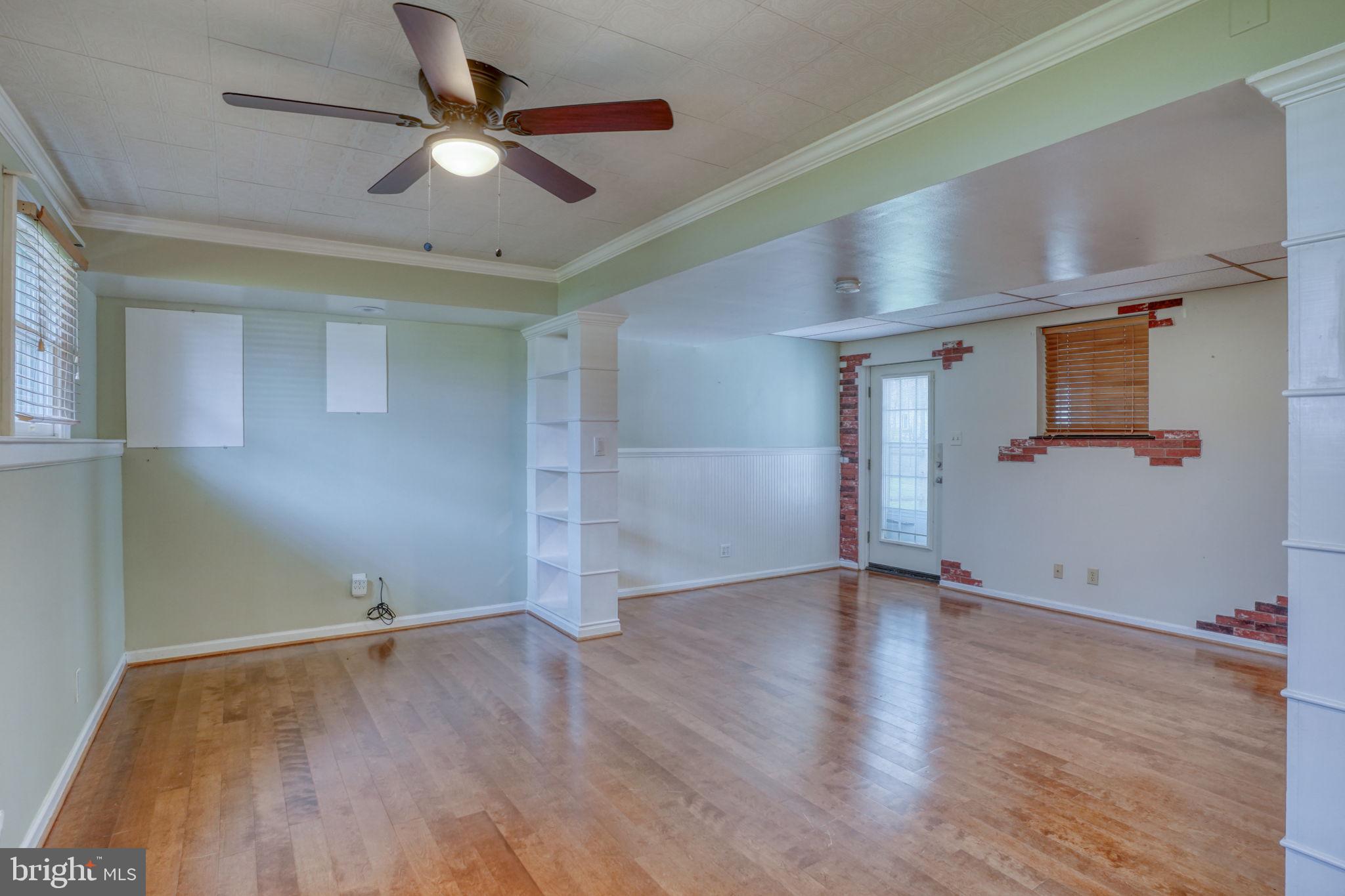 KENSINGTON COURTS - Residential