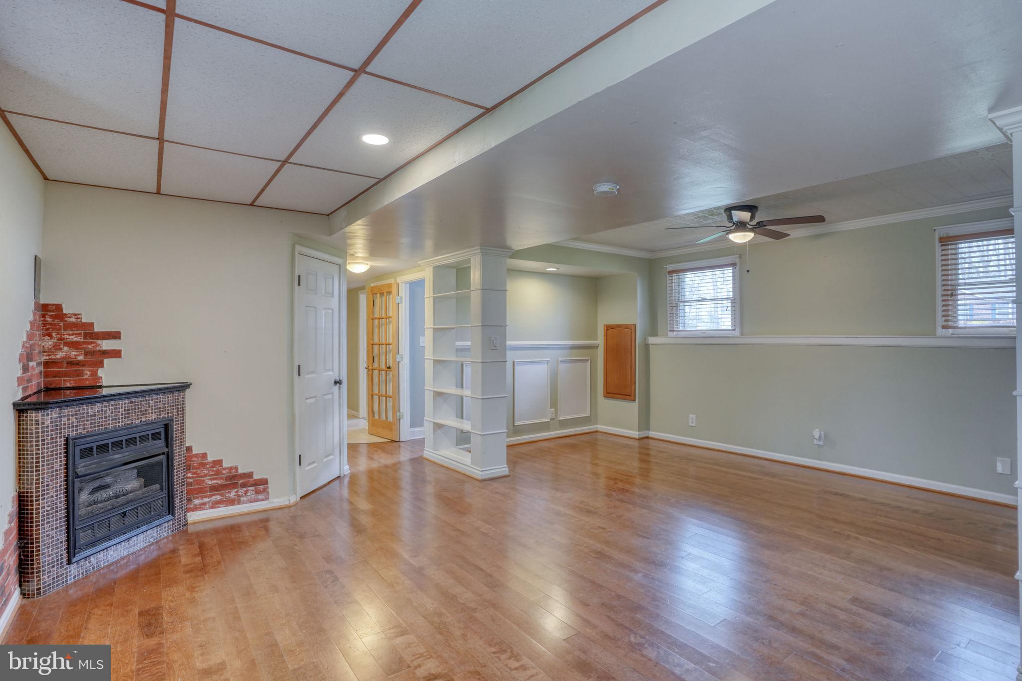 KENSINGTON COURTS - Residential