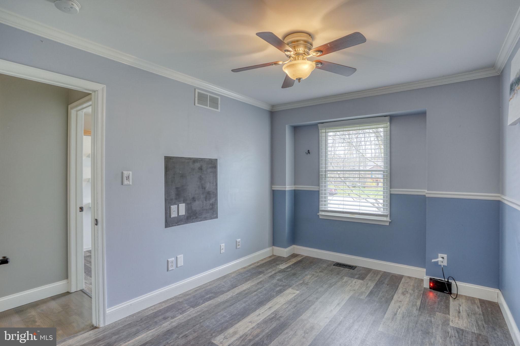 KENSINGTON COURTS - Residential