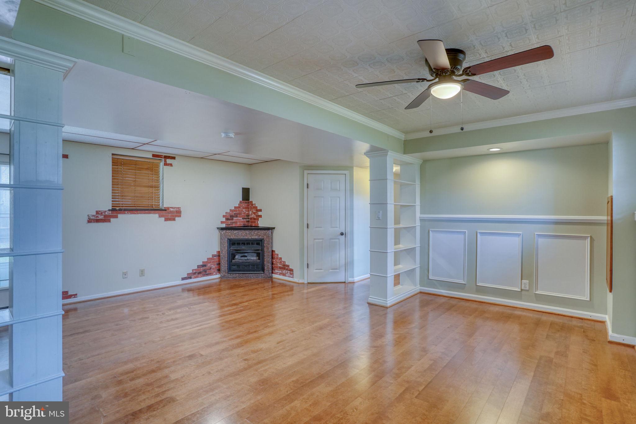 KENSINGTON COURTS - Residential