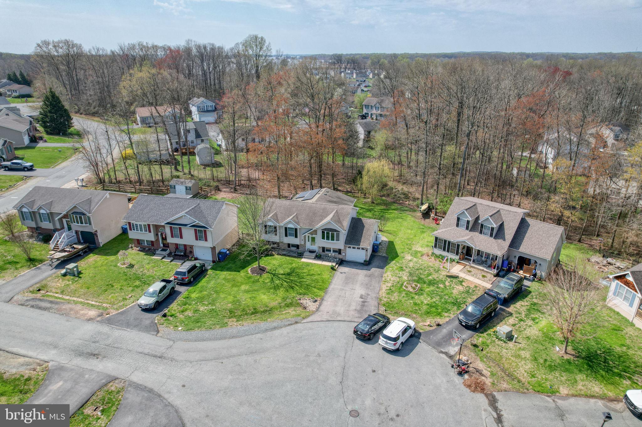 KENSINGTON COURTS - Residential