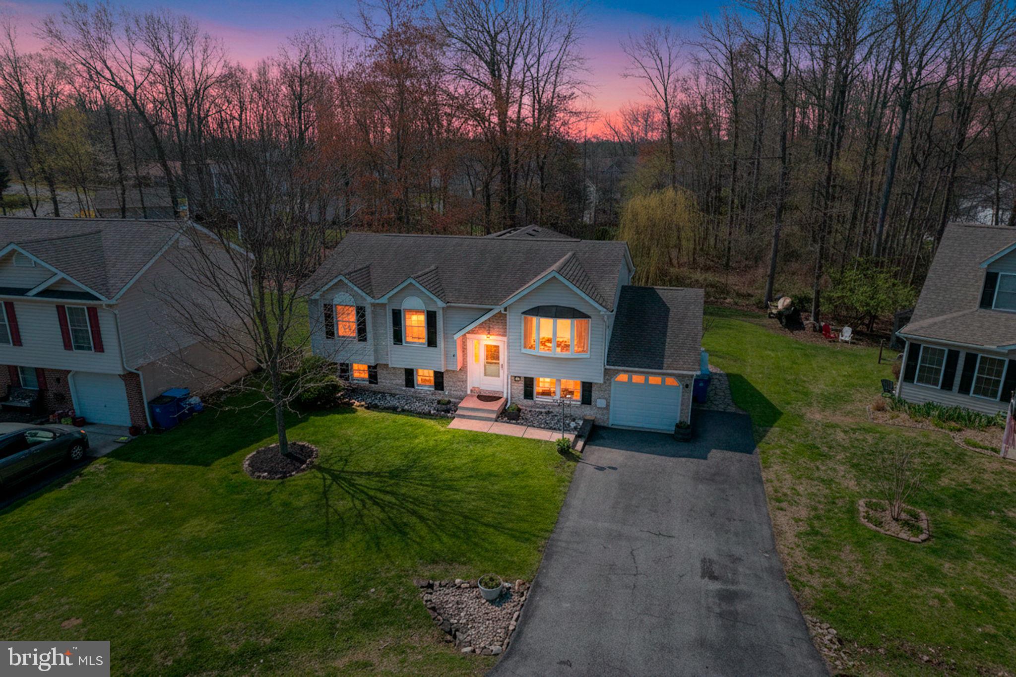 KENSINGTON COURTS - Residential