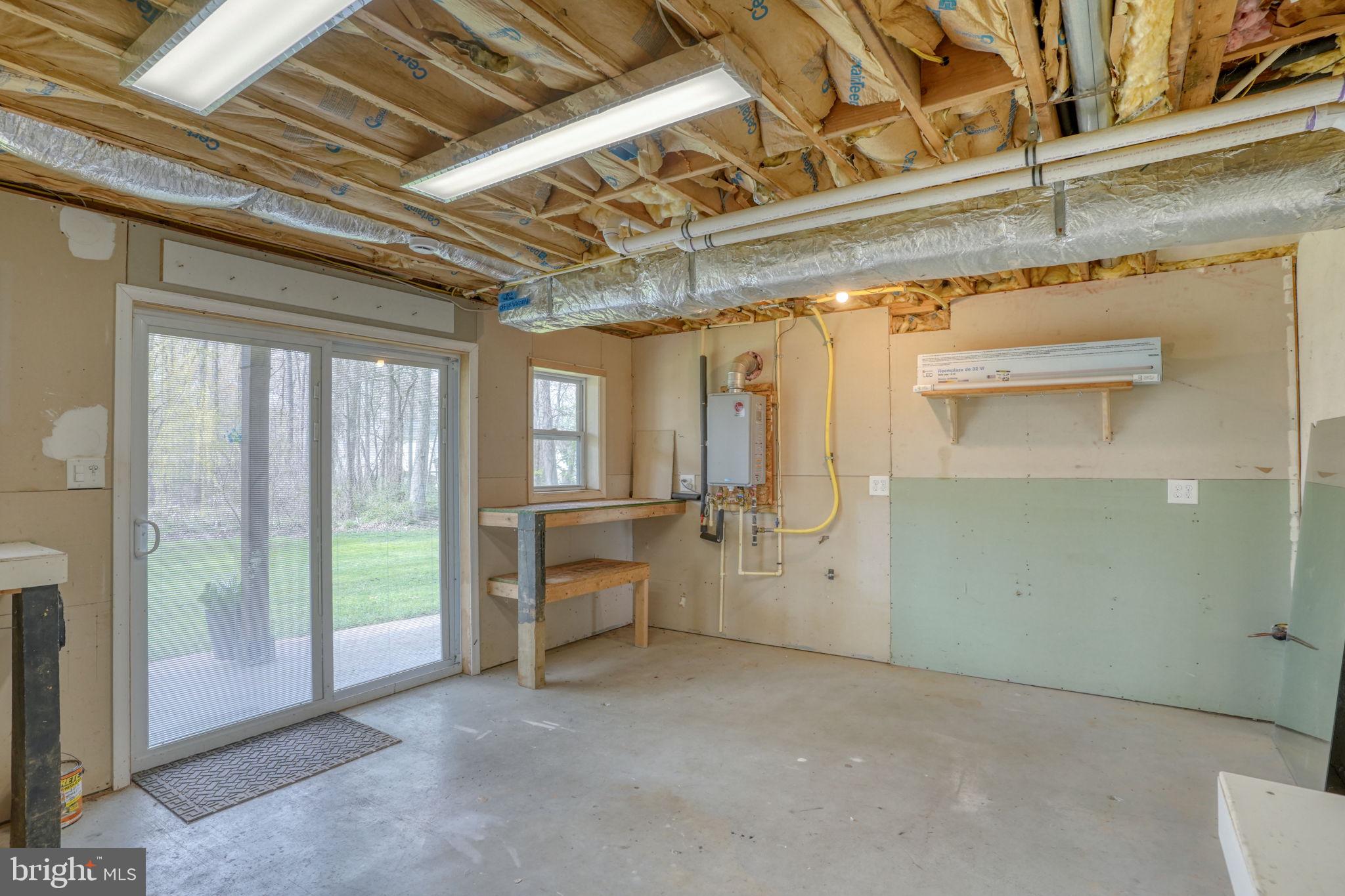 KENSINGTON COURTS - Residential