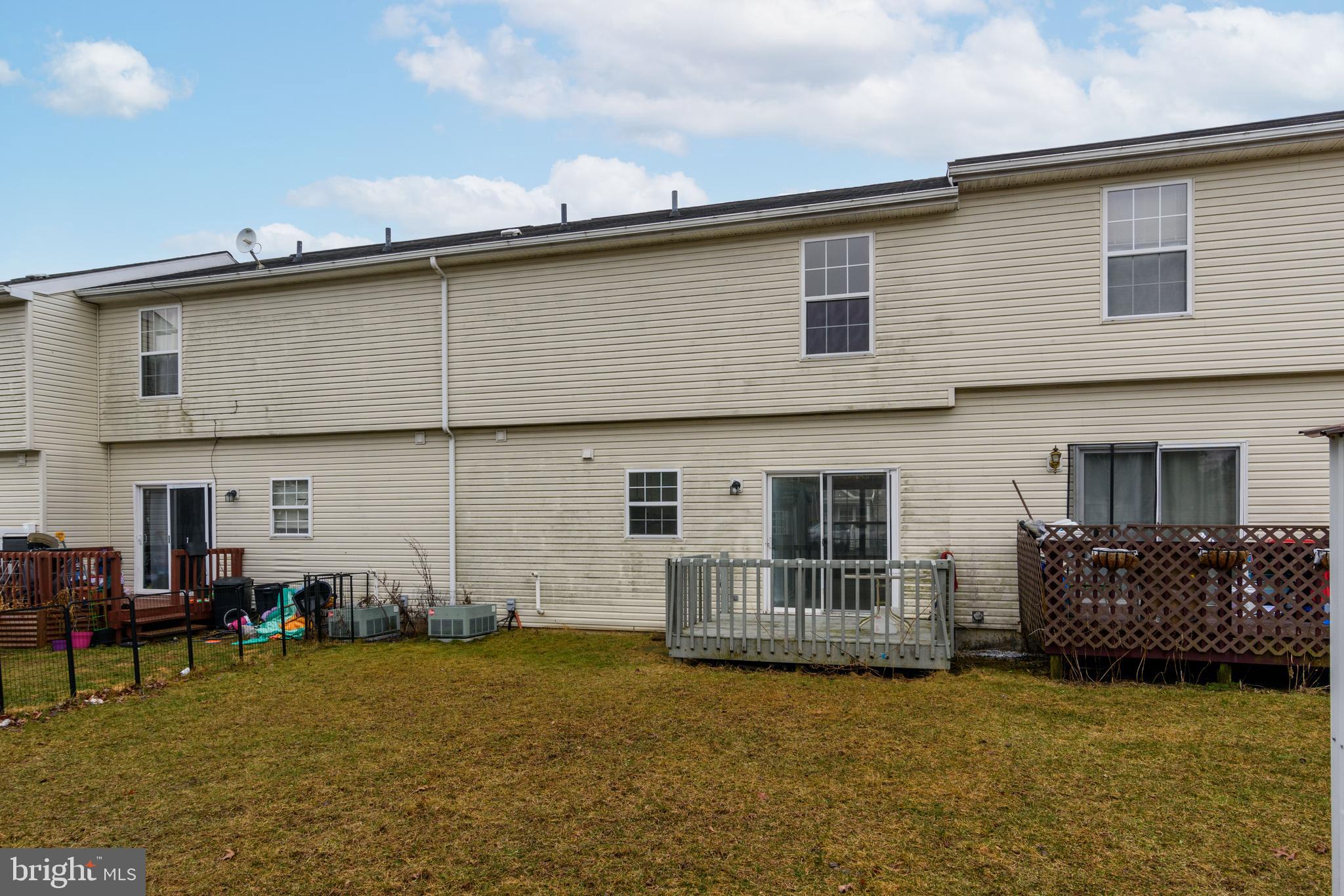 LAUREL HILLS NORTH - Residential