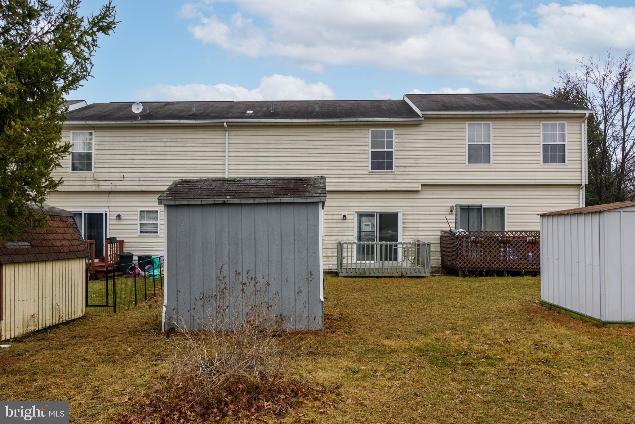 LAUREL HILLS NORTH - Residential