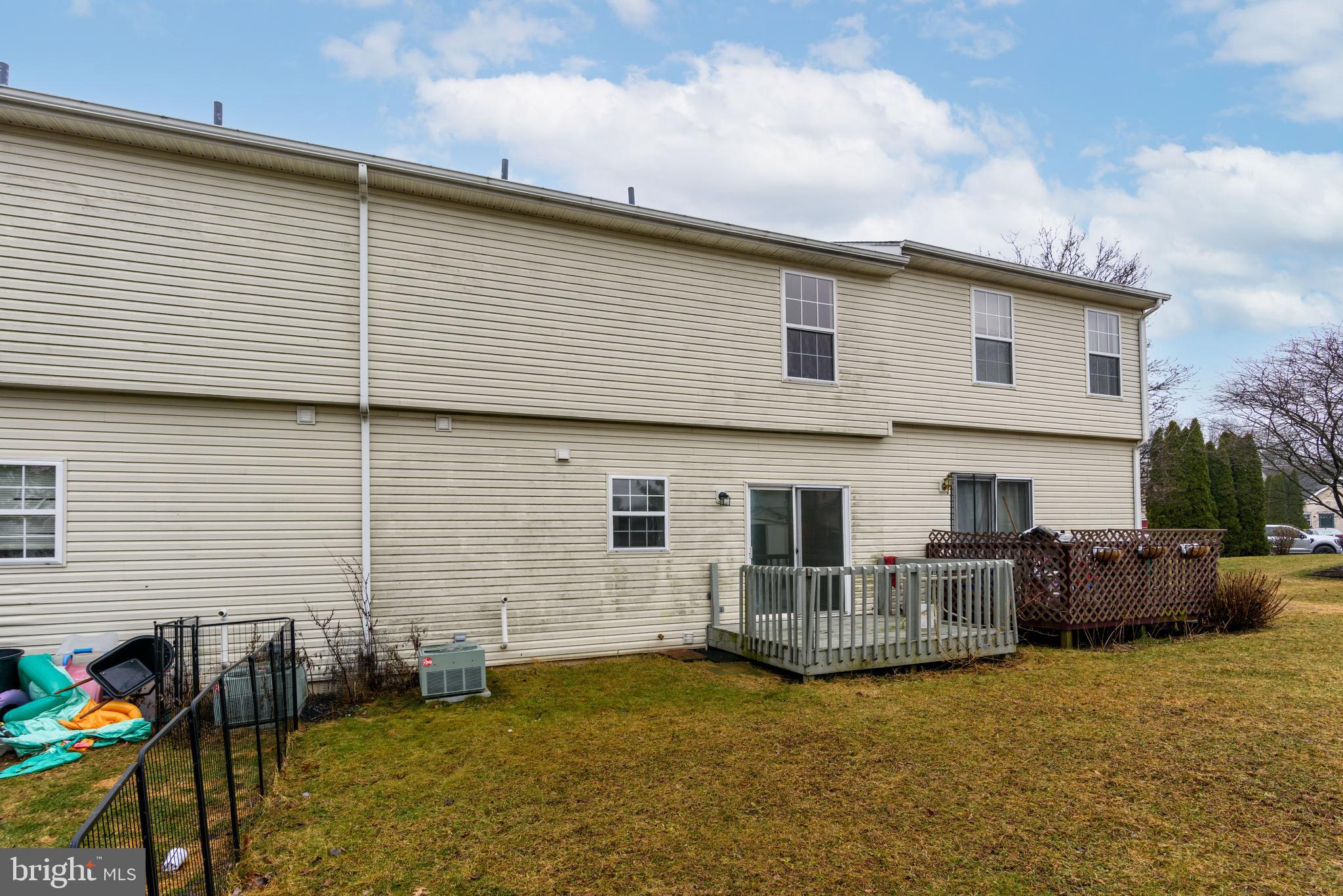 LAUREL HILLS NORTH - Residential