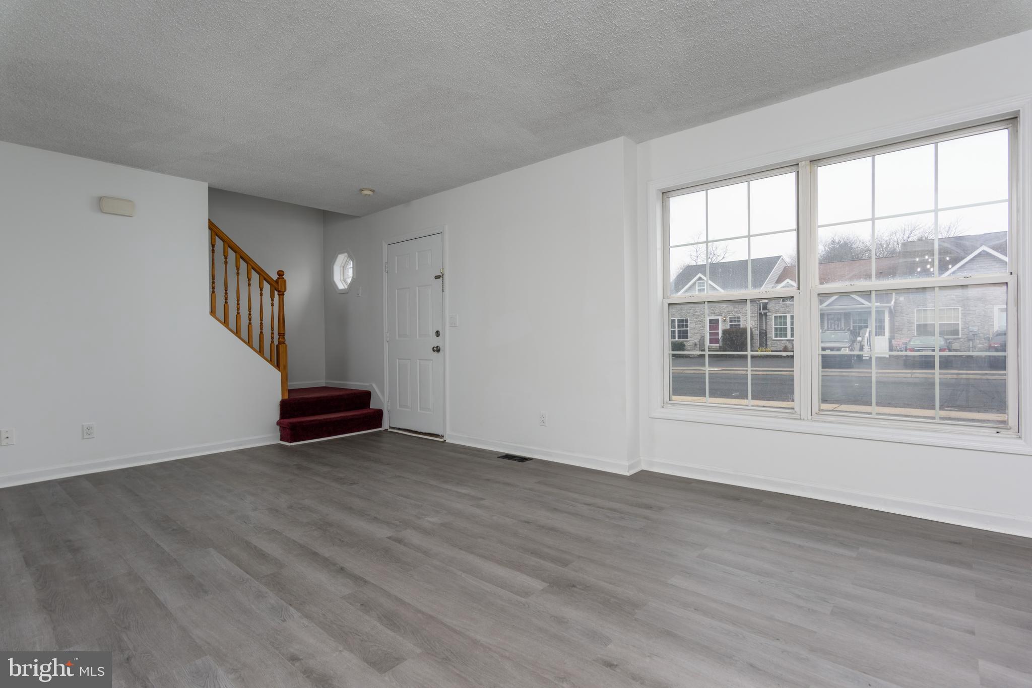 LAUREL HILLS NORTH - Residential