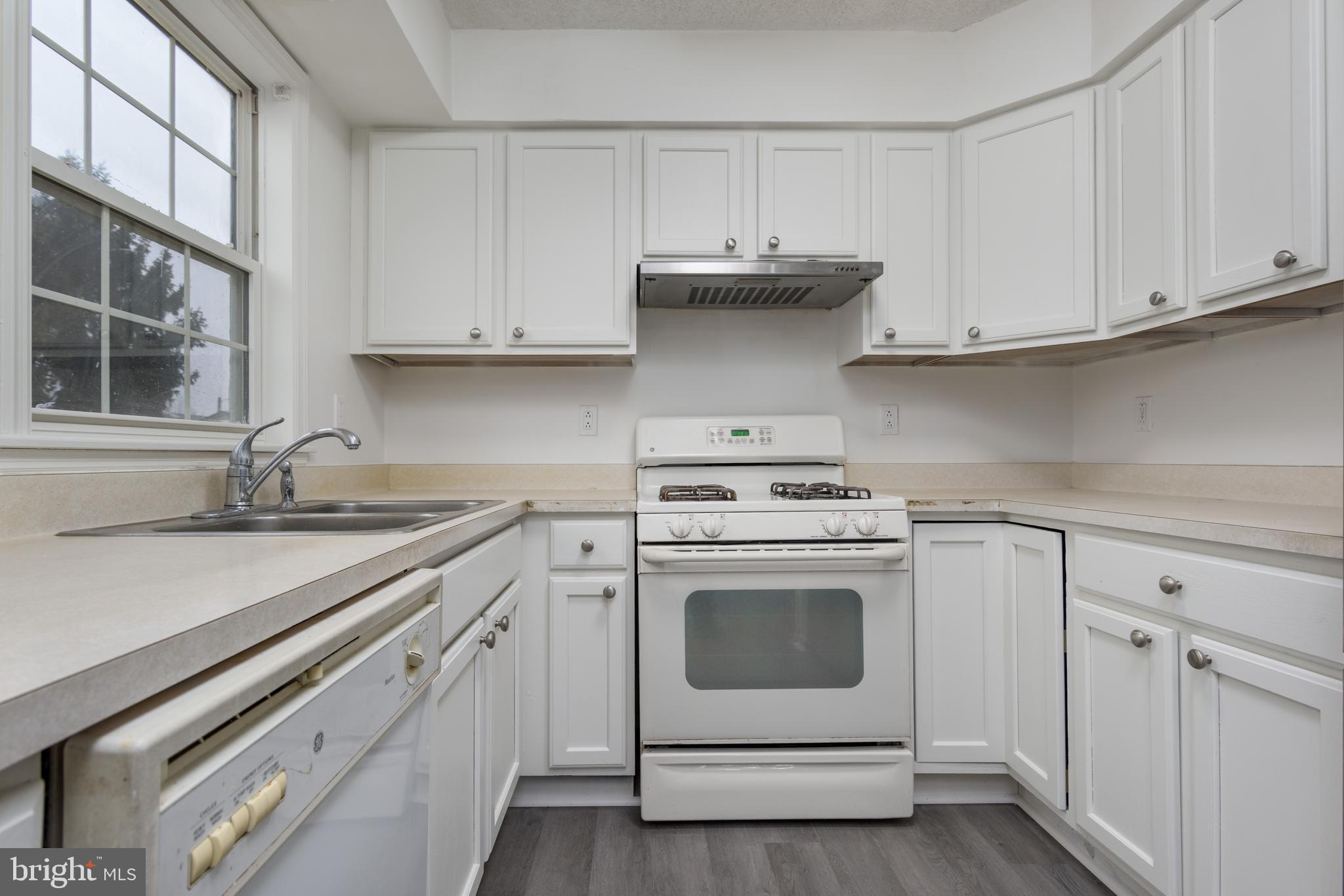 LAUREL HILLS NORTH - Residential