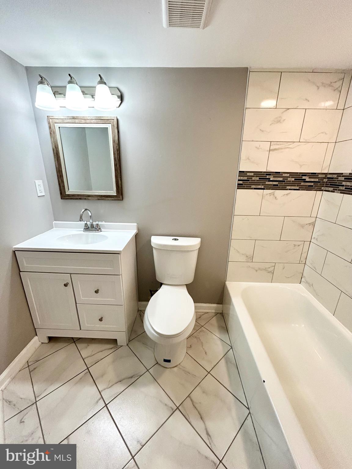 HAWTHORNE - Residential Lease