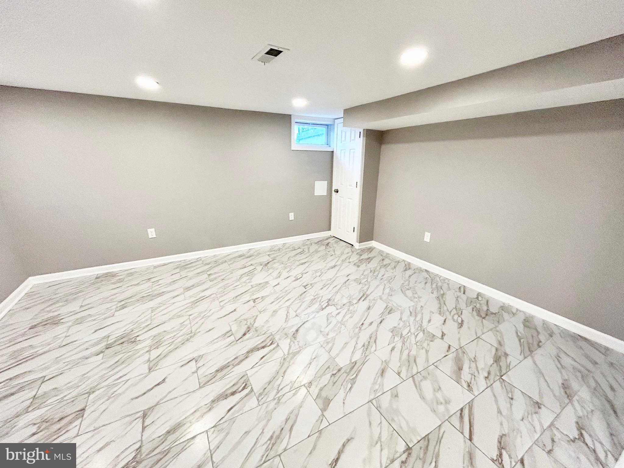 HAWTHORNE - Residential Lease