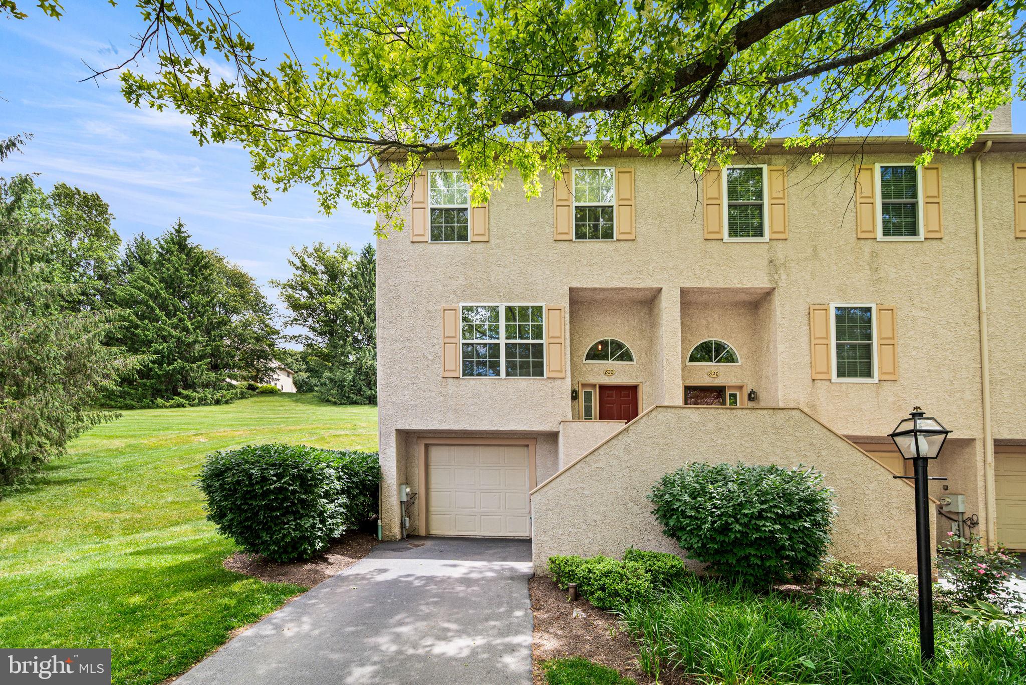 822 BRETTINGHAM COURT 909