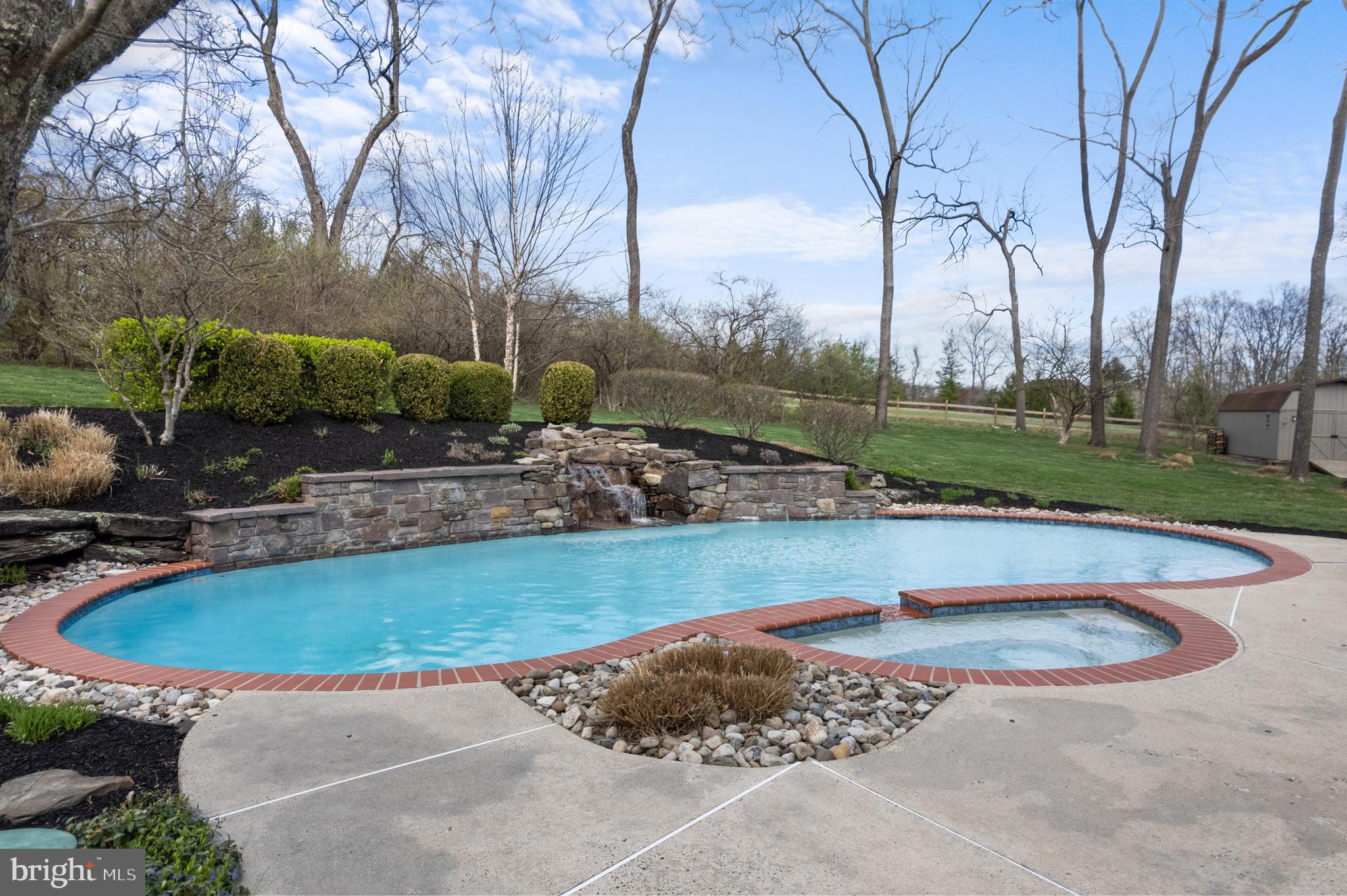 FOX HUNT ESTS - Residential