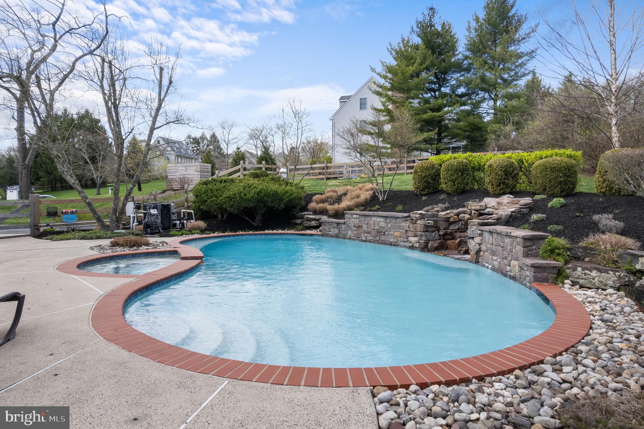 FOX HUNT ESTS - Residential