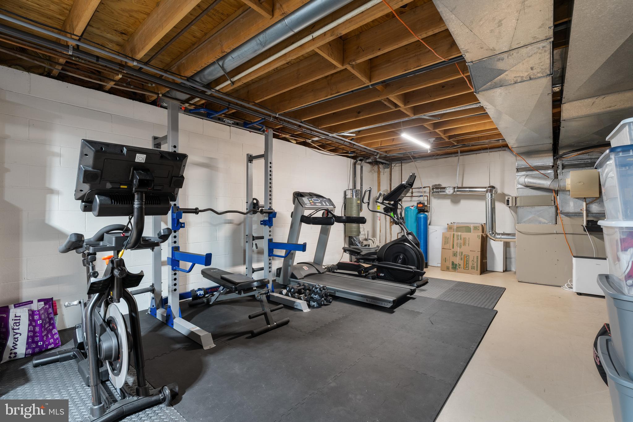 FOX HUNT ESTS - Residential