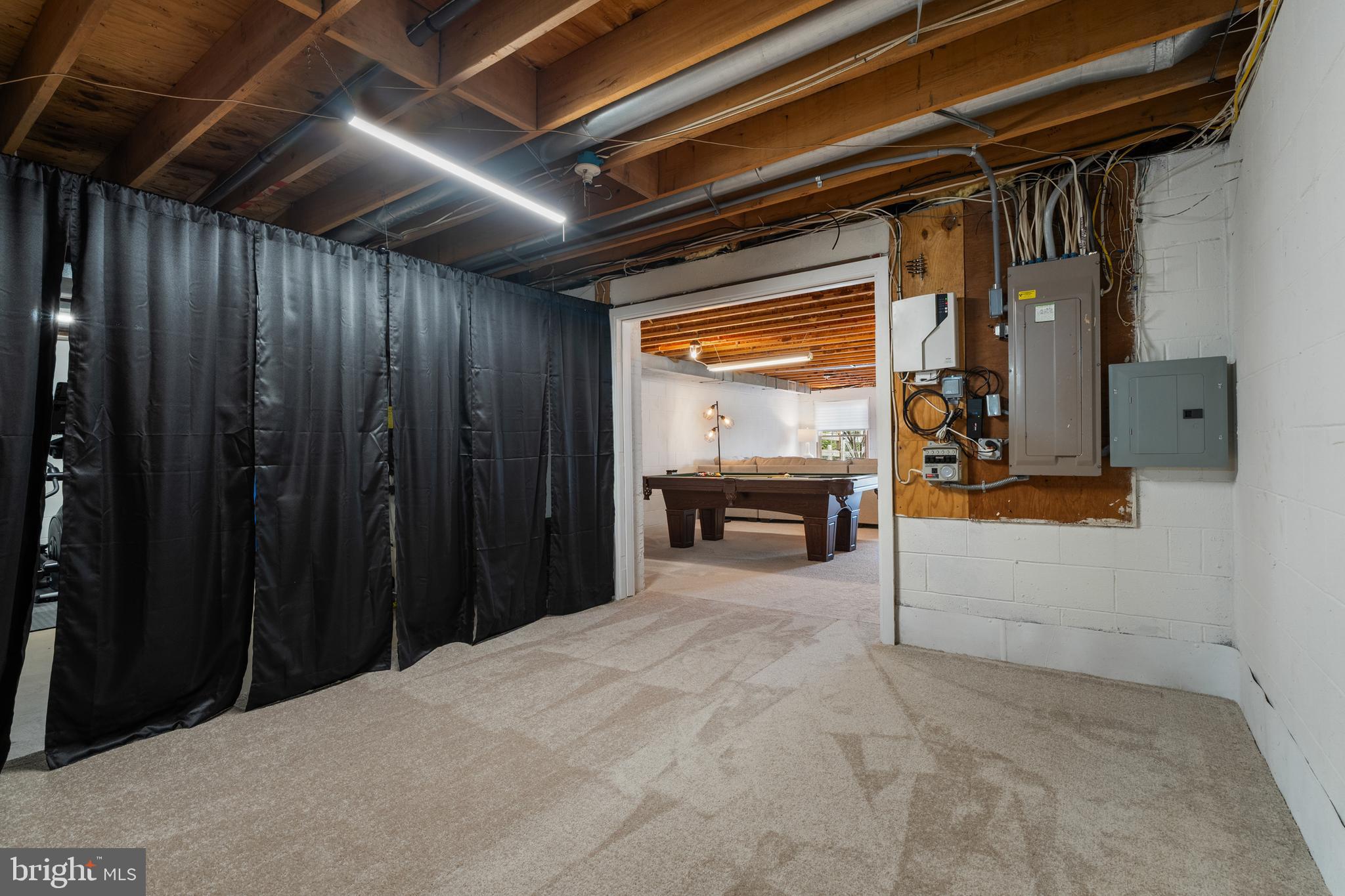 FOX HUNT ESTS - Residential