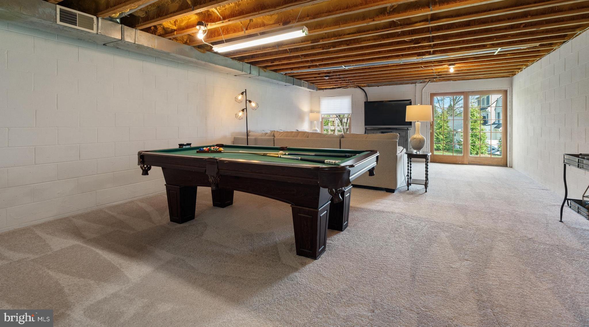 FOX HUNT ESTS - Residential