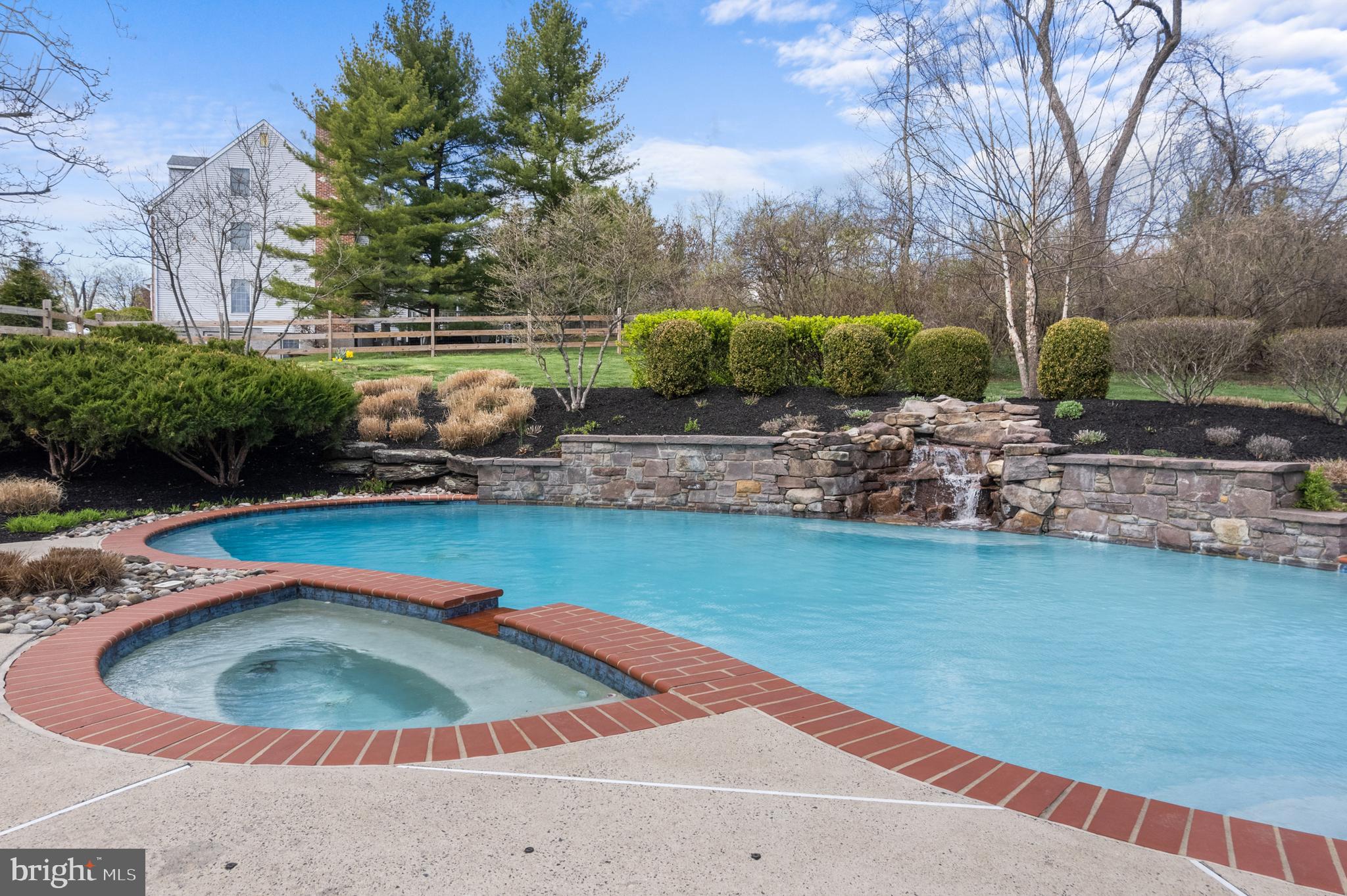 FOX HUNT ESTS - Residential