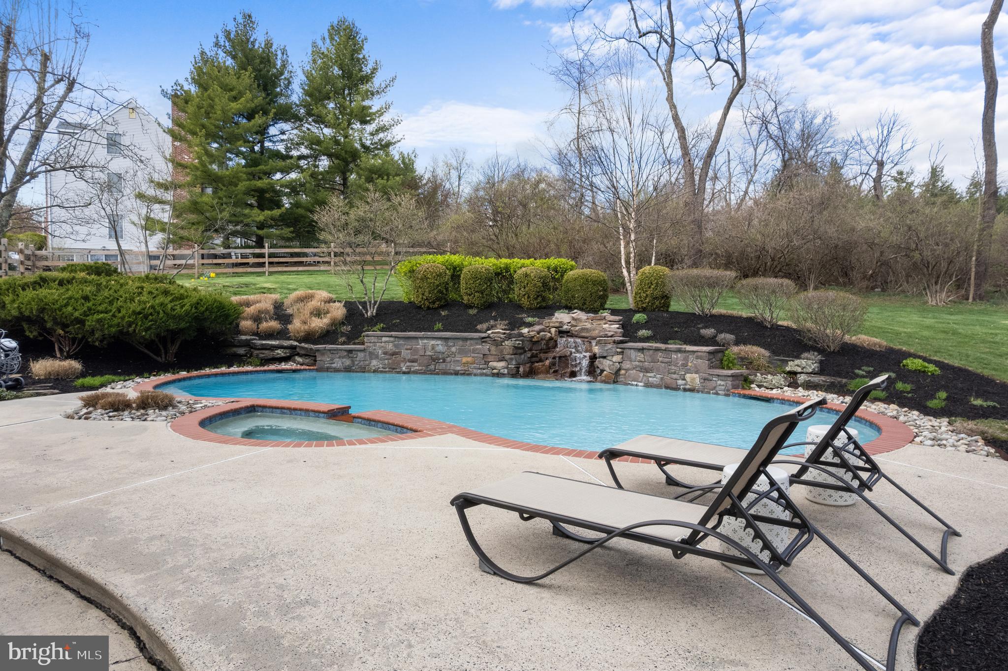 FOX HUNT ESTS - Residential