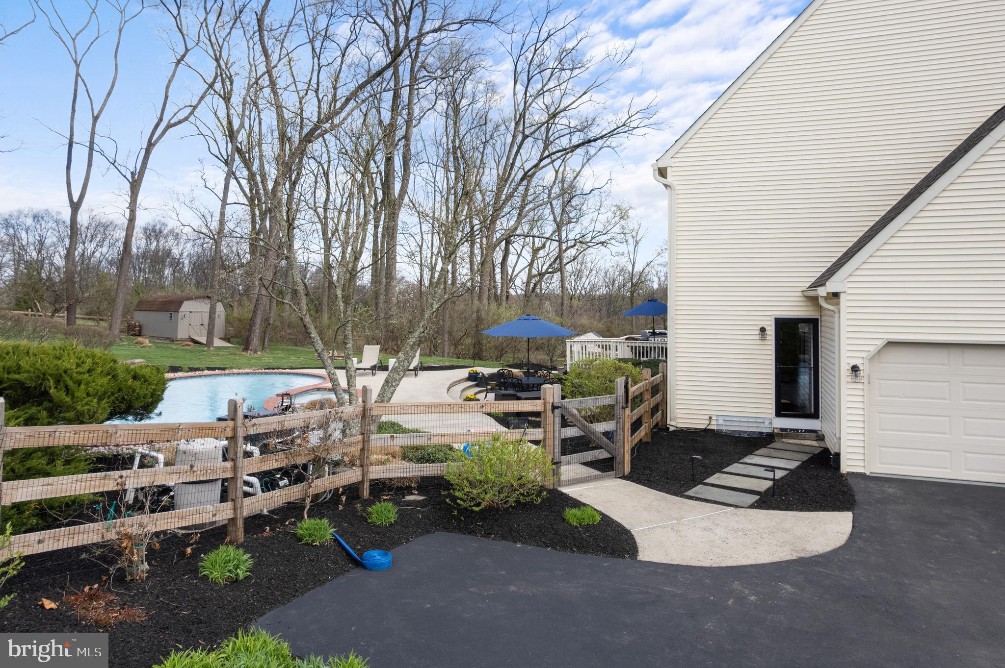 FOX HUNT ESTS - Residential