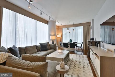 Condo For Sale - 1414 S Penn Square #11H<br/> Philadelphia County, PHILADELPHIA, PA 19102