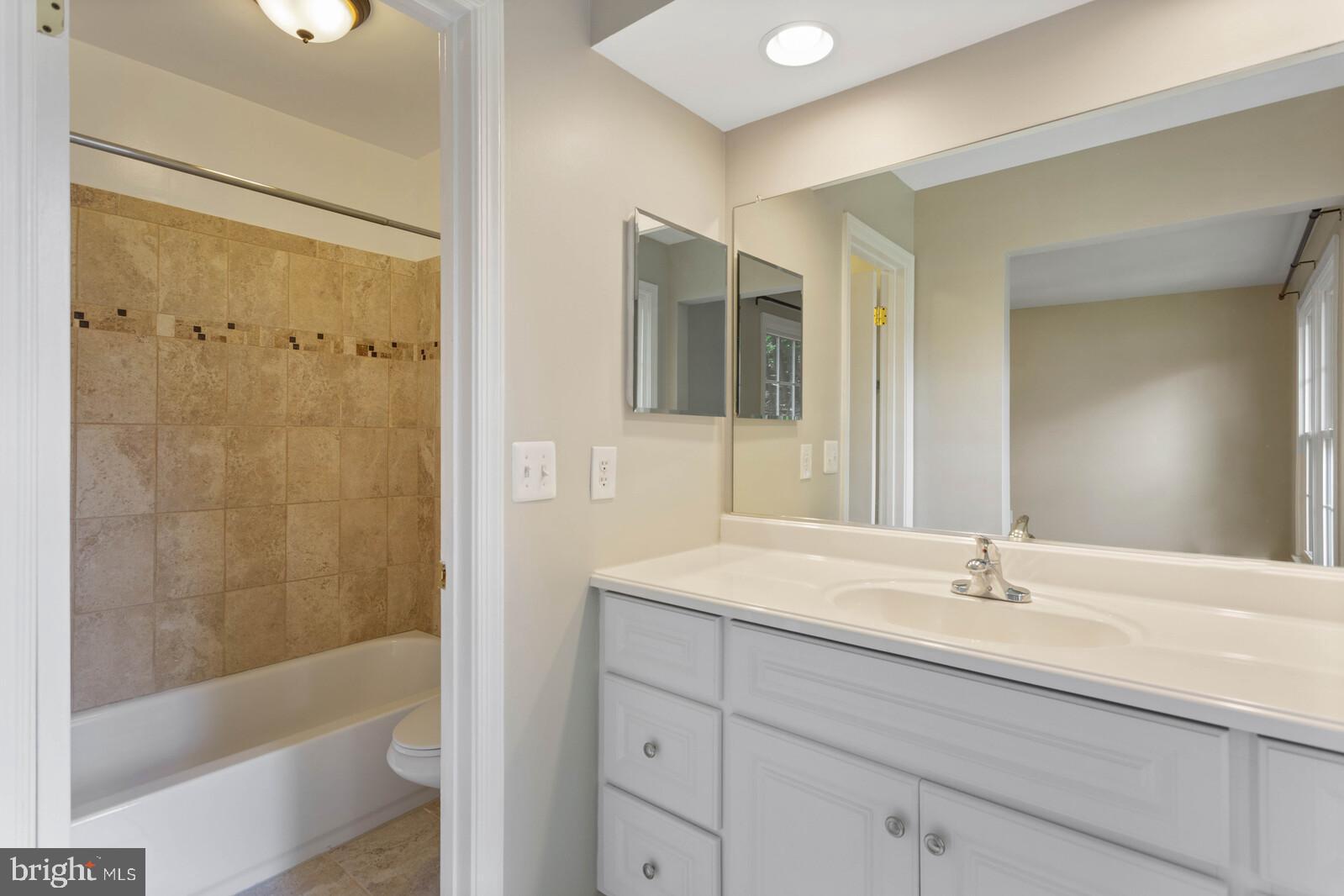 WINDGATE - Residential Lease