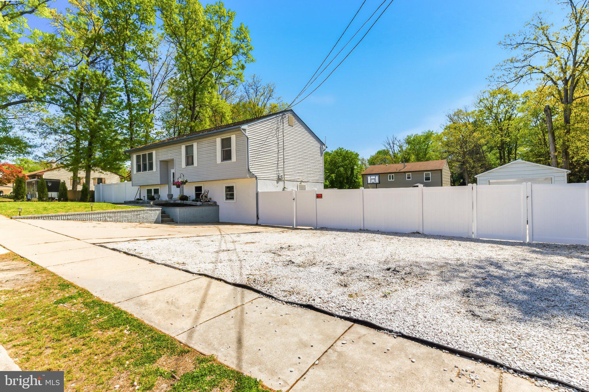 1911 NORMANDY AVENUE