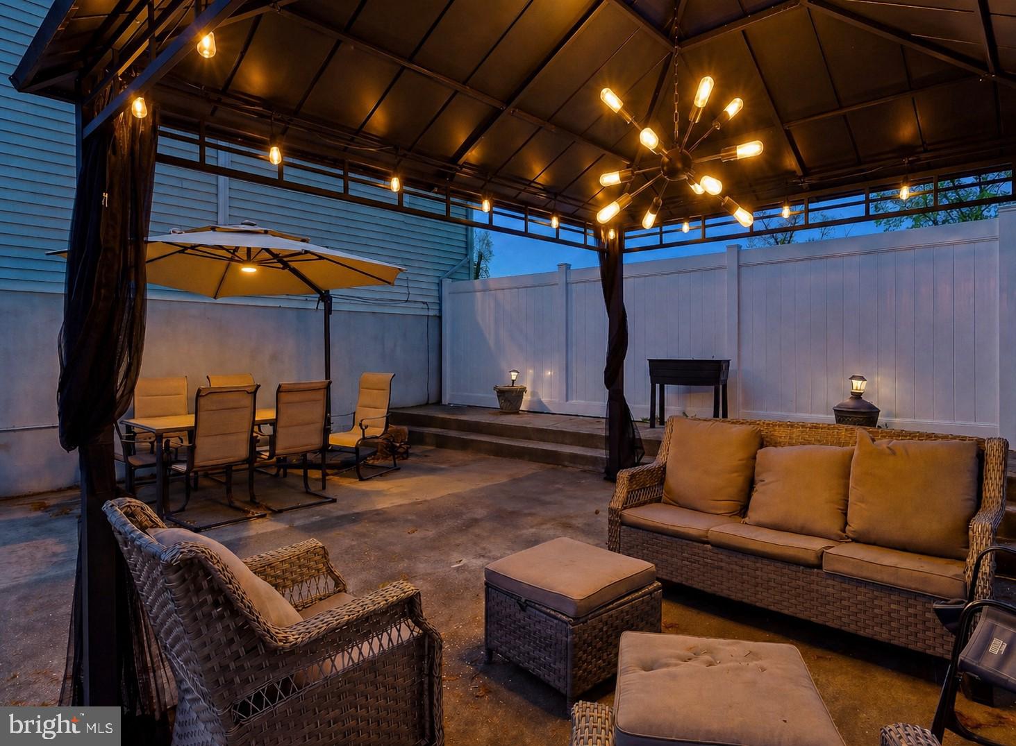 1911 NORMANDY AVENUE