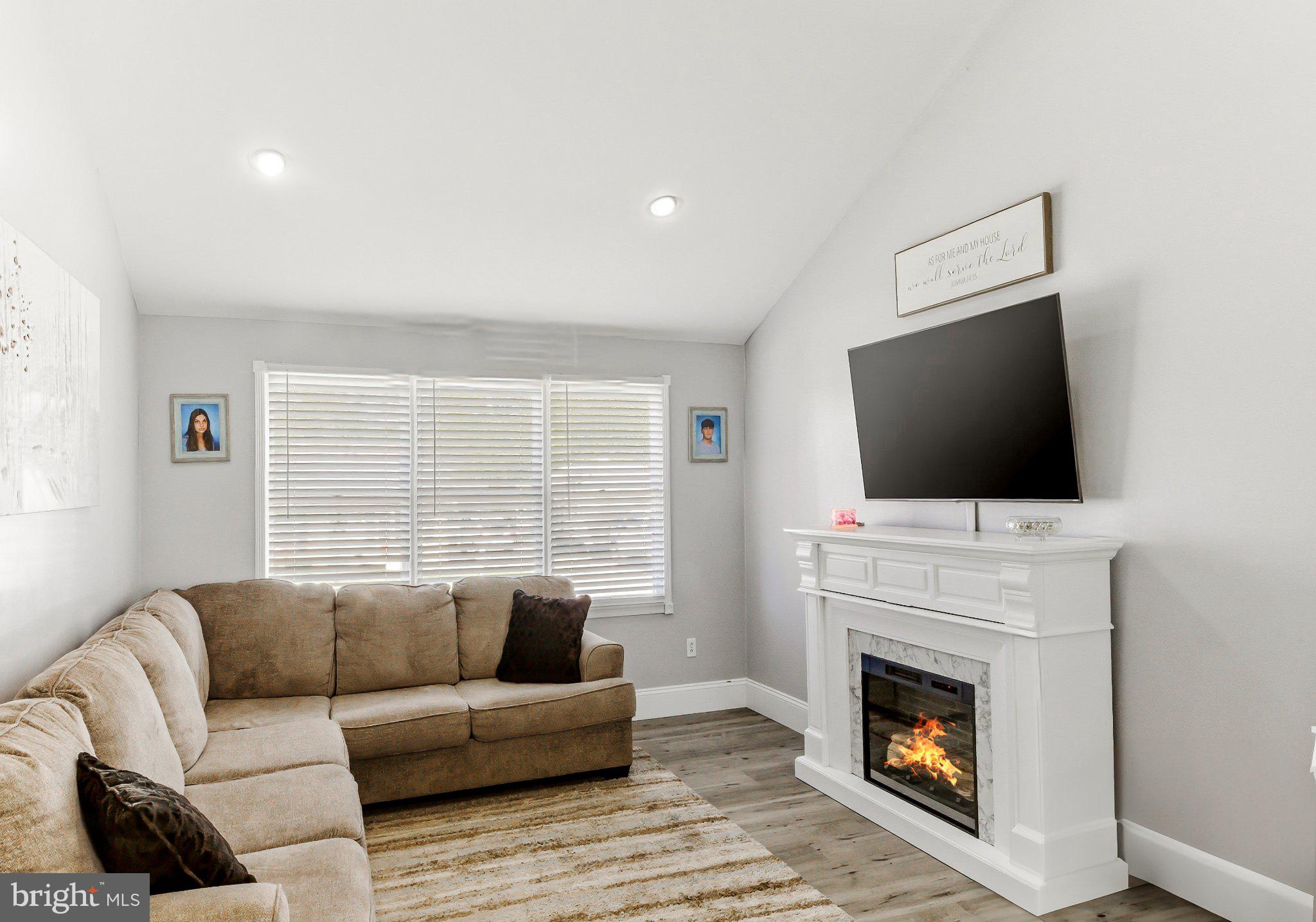 1911 NORMANDY AVENUE