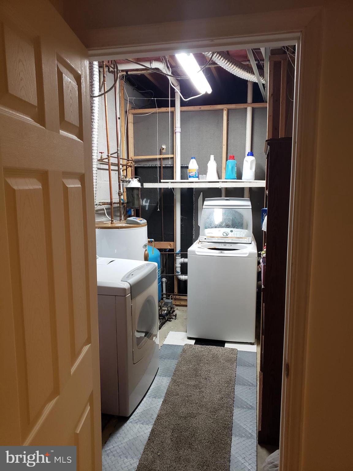 WHITE SANDS - Residential Lease