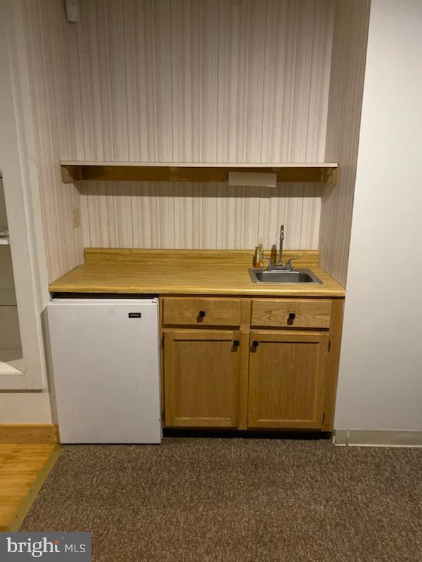 WHITE SANDS - Residential Lease