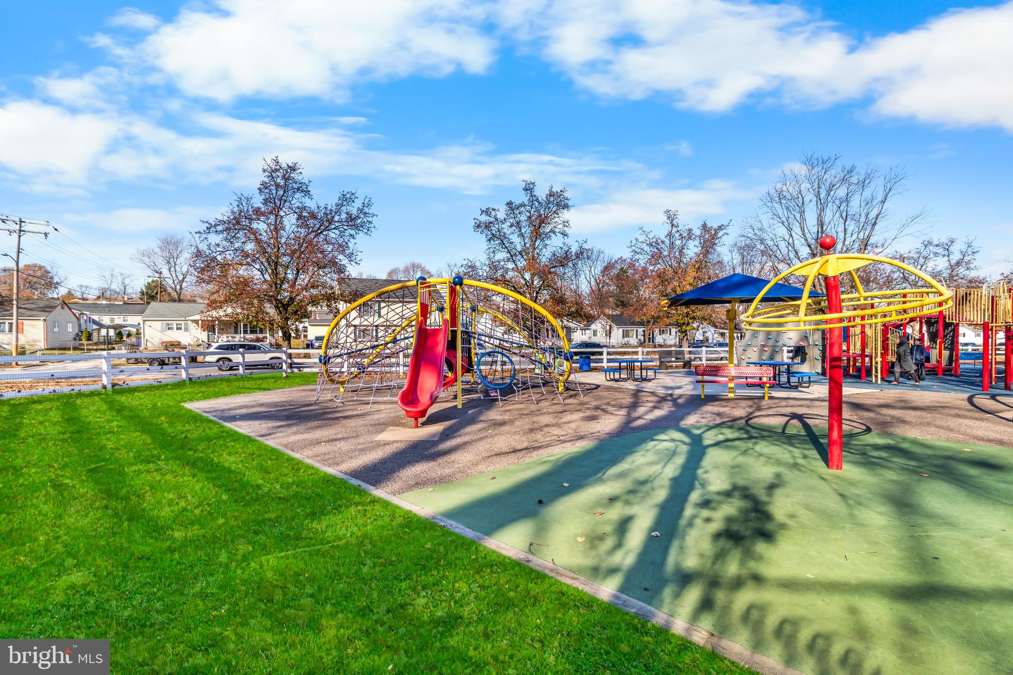 FAIRLAWN-LAUREL - Residential