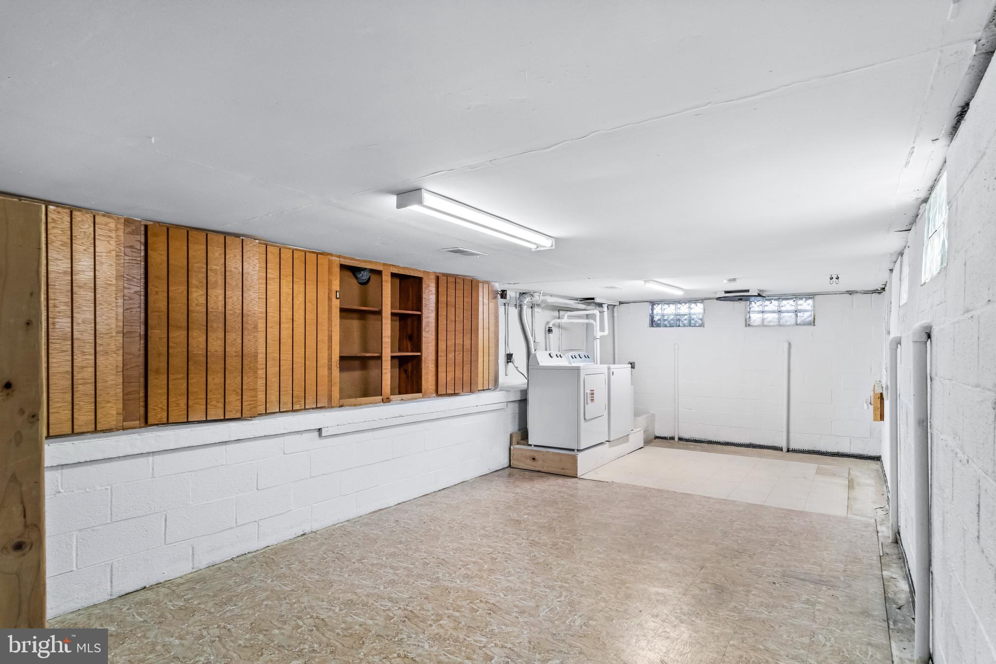 FAIRLAWN-LAUREL - Residential