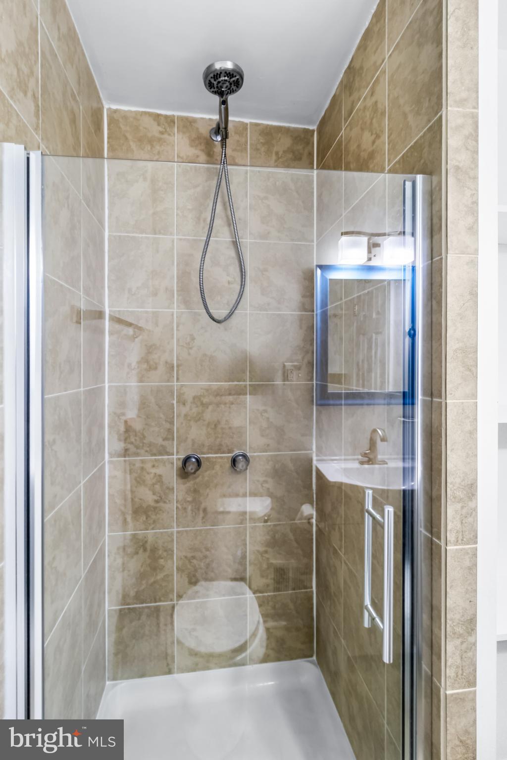 FAIRLAWN-LAUREL - Residential