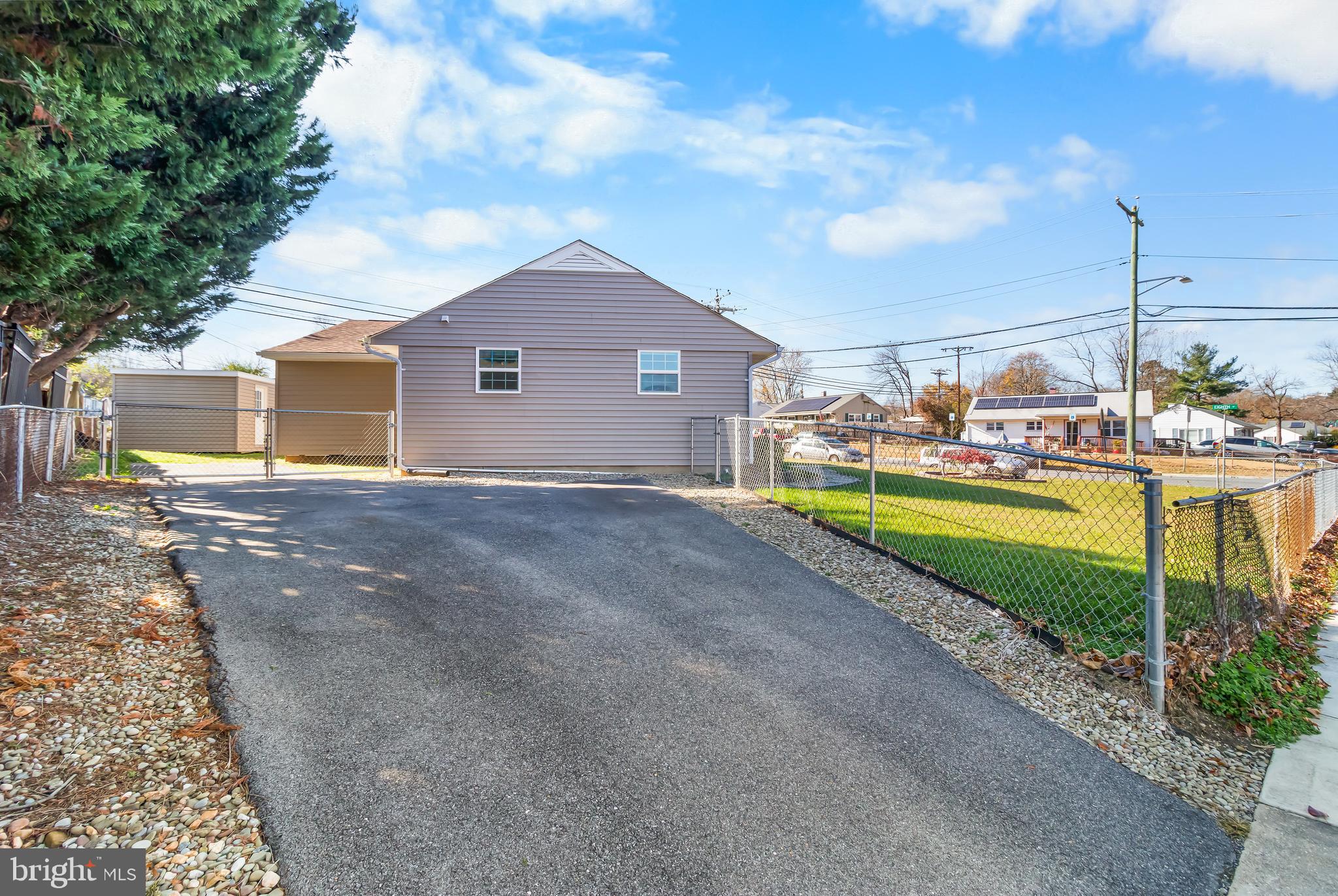 FAIRLAWN-LAUREL - Residential