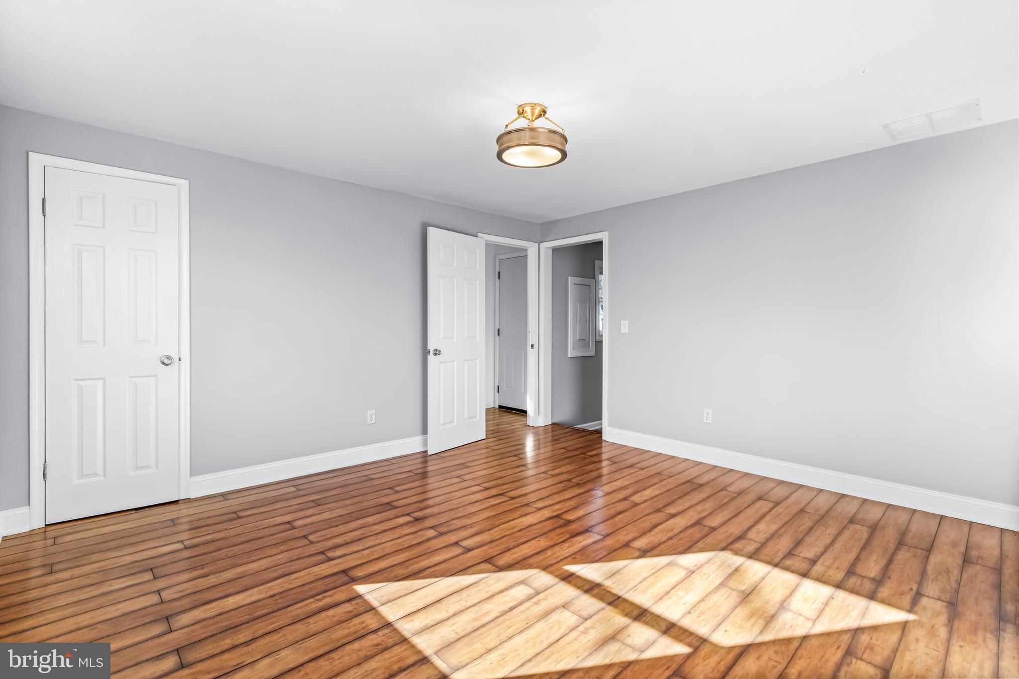 FAIRLAWN-LAUREL - Residential