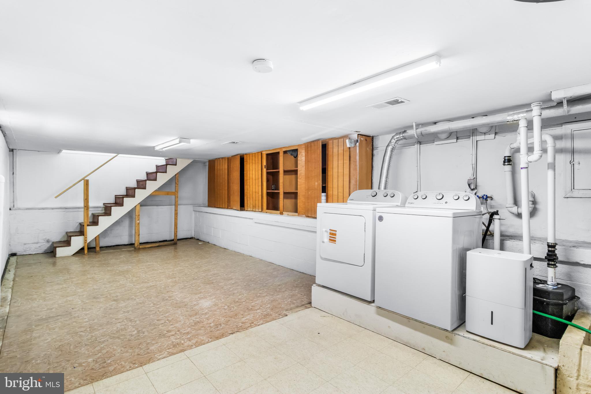 FAIRLAWN-LAUREL - Residential