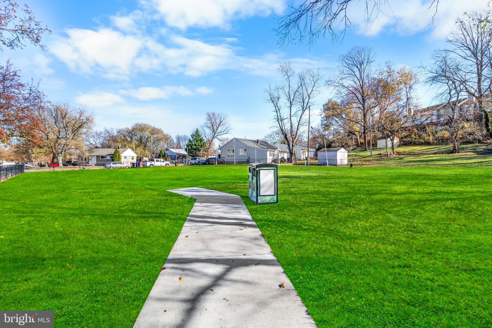 FAIRLAWN-LAUREL - Residential