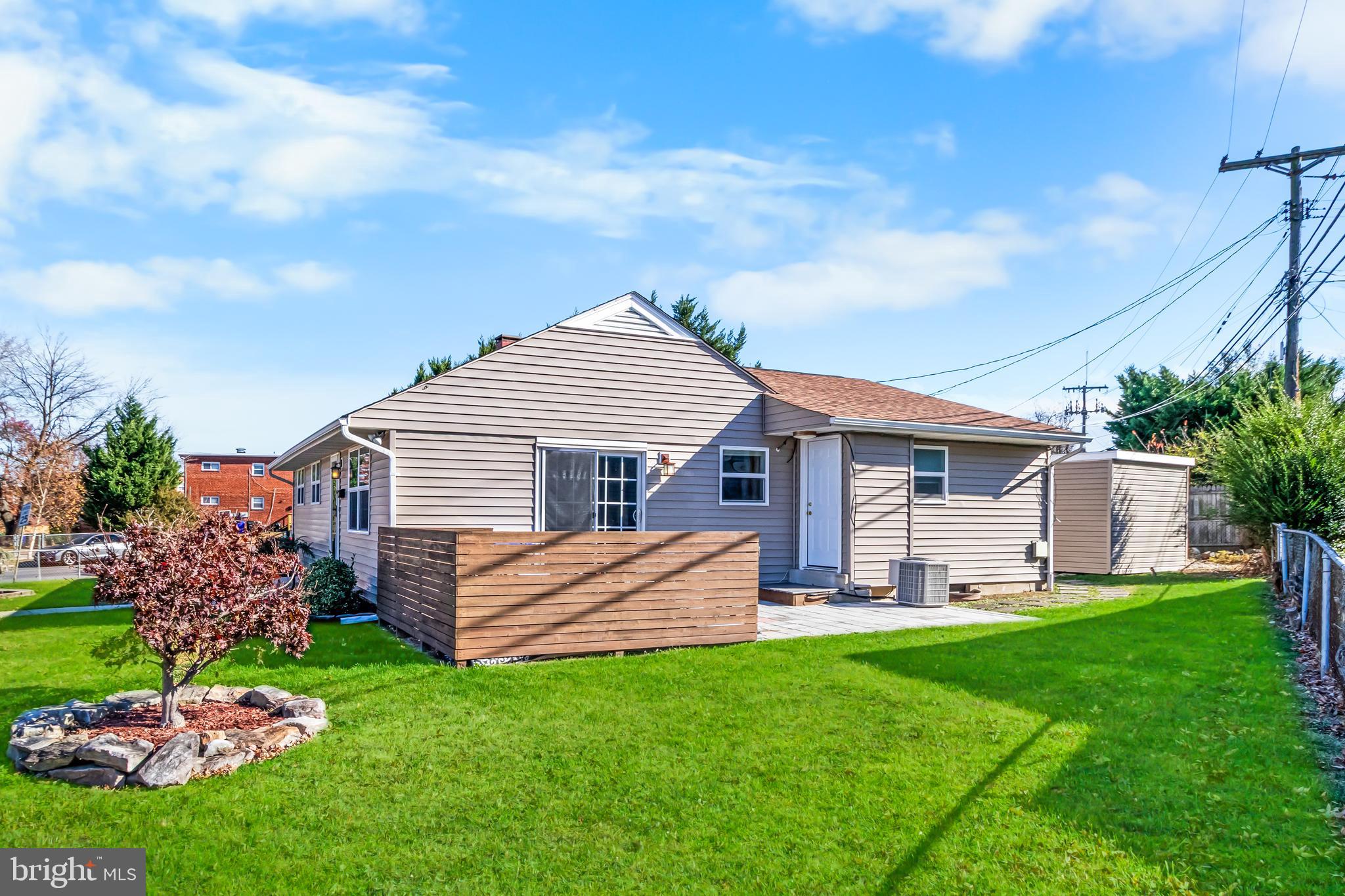 FAIRLAWN-LAUREL - Residential